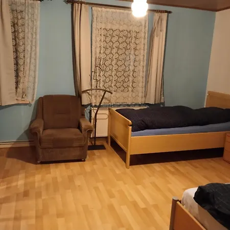 Monteurwohnung Alleinnutzung 6 Personen Apartamento Eschershausen